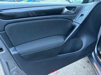Volkswagen Golf 2.0 TDI SE DSG Euro 5 5dr