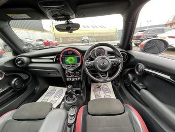 Mini Hatch JOHN COOPER WORKS AUTO