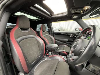 Mini Hatch JOHN COOPER WORKS AUTO