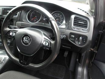 Volkswagen Golf 1.6 TDI SE Nav DSG Euro 6 (s/s) 5dr