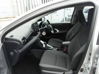 Toyota Yaris 1.5 VVT-h Icon E-CVT Euro 6 (s/s) 5dr