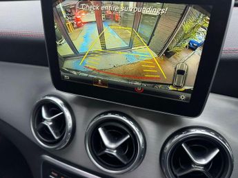 MERCEDES-BENZ GLA 2.1 GLA220d AMG Line (Premium Plus) SUV 5dr Diesel 7G-DCT 4MATIC