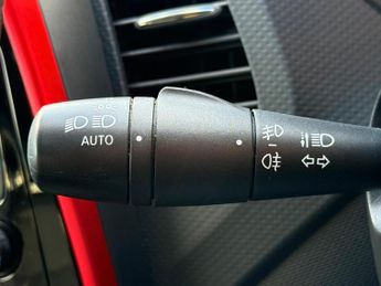 Renault Captur 1.2 TCe ENERGY Signature Nav Auto Euro 6 (s/s) 5dr