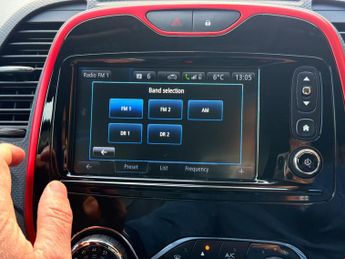 Renault Captur 1.2 TCe ENERGY Signature Nav Auto Euro 6 (s/s) 5dr