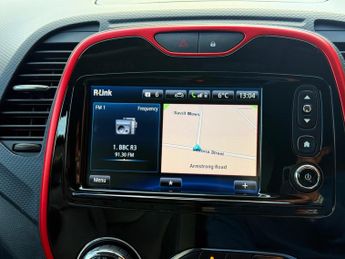 Renault Captur 1.2 TCe ENERGY Signature Nav Auto Euro 6 (s/s) 5dr