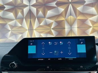 Citroen e-C4 50kWh Shine Plus Auto 5dr (7.4kW Charger)