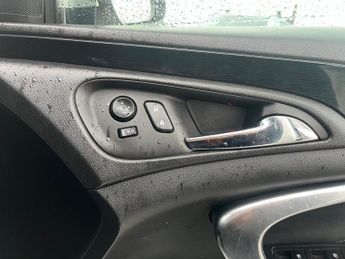 Vauxhall Insignia 2.0 CDTi Elite Nav Auto Euro 5 5dr