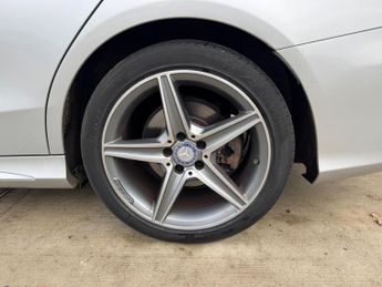 Mercedes-Benz C Class 2.1 C220d AMG Line (Premium Plus) 7G-Tronic+ Euro 6 (s/s) 4dr