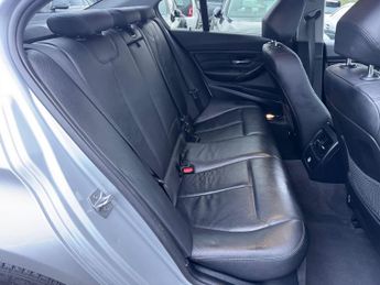 BMW 3 Series 2.0 320d Luxury Auto Euro 5 (s/s) 4dr