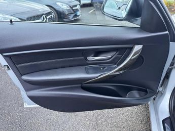 BMW 3 Series 2.0 320d Luxury Auto Euro 5 (s/s) 4dr