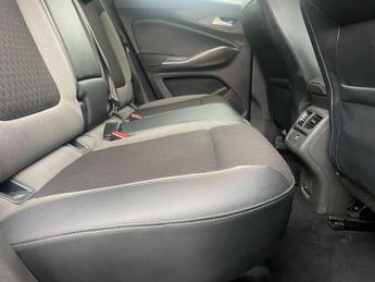 Vauxhall Grandland X 1.6 Turbo D BlueInjection Sport Nav SUV 5dr Diesel Auto Euro 6 (