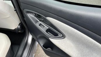 Toyota Yaris 1.5 VVT-h Excel E-CVT Euro 6 (s/s) 5dr