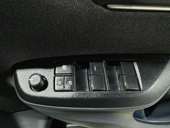 Toyota Yaris Cross 1.5 VVT-h Design E-CVT Euro 6 (s/s) 5dr