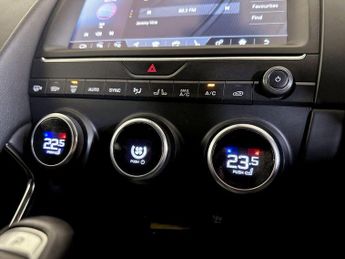 Jaguar E-PACE 2.0 D180 R-Dynamic SE Auto AWD Euro 6 (s/s) 5dr