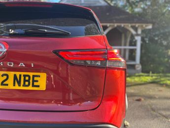 Nissan Qashqai 1.3 DIG-T MHEV N-Connecta XTRON Euro 6 (s/s) 5dr