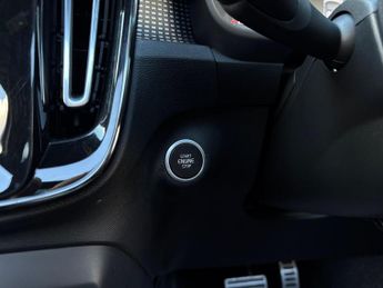 Volvo XC40 2.0 D3 R-Design Pro Auto Euro 6 (s/s) 5dr