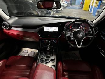 Alfa Romeo Giulia 2.0T Veloce Saloon 4dr Petrol Auto Euro 6 (s/s) (280 ps)