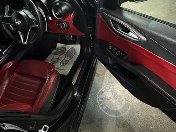 Alfa Romeo Giulia 2.0T Veloce Saloon 4dr Petrol Auto Euro 6 (s/s) (280 ps)