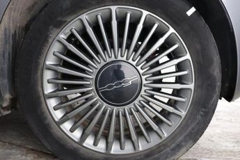 Fiat 500e 42kWh Icon Auto 3dr