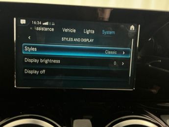 Mercedes-Benz GLA 1.3 GLA200 AMG Line 7G-DCT Euro 6 (s/s) 5dr