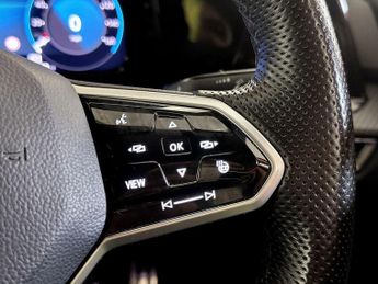 Volkswagen Golf 1.5 TSI R-Line Euro 6 (s/s) 5dr