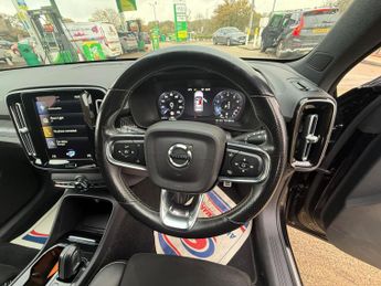 Volvo XC40 2.0 B4 MHEV R-Design SUV 5dr Petrol Hybrid Auto Euro 6 (s/s) (19