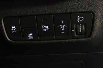 Hyundai KONA 39kWh SE Connect Auto 5dr (10.5kW Charger)