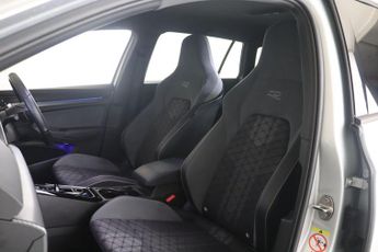 Volkswagen Golf 1.5 eTSI MHEV R-Line DSG Euro 6 (s/s) 5dr