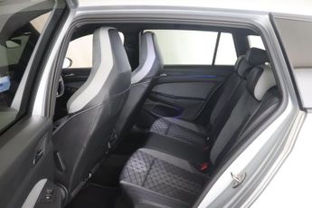 Volkswagen Golf 1.5 eTSI MHEV R-Line DSG Euro 6 (s/s) 5dr