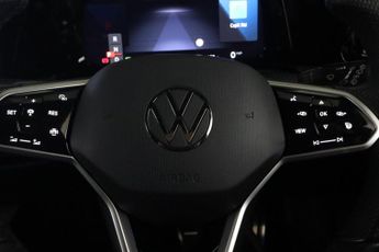 Volkswagen Golf 1.5 eTSI MHEV R-Line DSG Euro 6 (s/s) 5dr