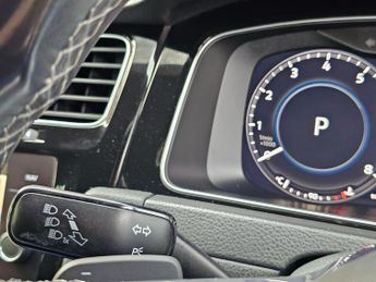 Volkswagen Golf 1.5 TSI EVO R-Line DSG Euro 6 (s/s) 5dr