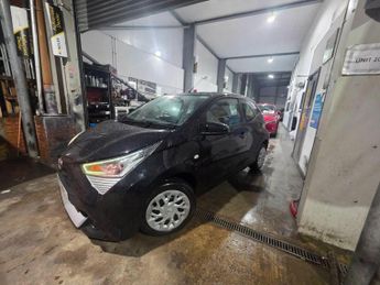 Toyota AYGO 1.0 VVT-i x-play Euro 6 5dr (Safety Sense)