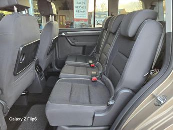 Volkswagen Touran 1.6 TDI BlueMotion Tech SE DSG Euro 5 (s/s) 5dr