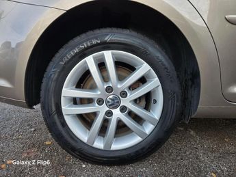 Volkswagen Touran 1.6 TDI BlueMotion Tech SE DSG Euro 5 (s/s) 5dr