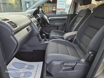 Volkswagen Touran 1.6 TDI BlueMotion Tech SE DSG Euro 5 (s/s) 5dr