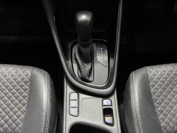 Toyota Yaris 1.5 VVT-h Dynamic E-CVT Euro 6 (s/s) 5dr