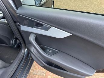 Audi A4 Avant 2.0 TDI ultra S line S Tronic Euro 6 (s/s) 5dr