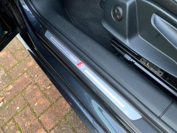 Audi A4 Avant 2.0 TDI ultra S line S Tronic Euro 6 (s/s) 5dr