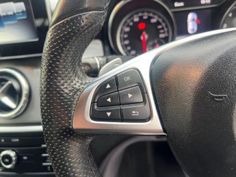 Mercedes-Benz CLA 1.6 CLA180 AMG Line Edition Coupe 7G-DCT Euro 6 (s/s) 4dr