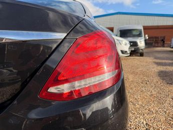 Mercedes-Benz C Class 2.1 C220d AMG Line (Premium) 7G-Tronic+ Euro 6 (s/s) 4dr