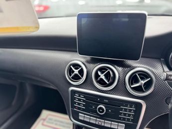 Mercedes-Benz A Class 2.1 A200d Sport (Premium) 7G-DCT Euro 6 (s/s) 5dr