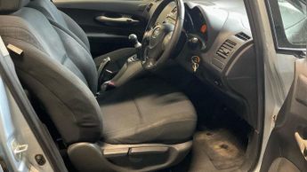 Toyota Auris 1.6 VVT-i TR 5dr