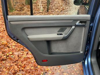 Volkswagen Touran 1.6 TDI SE DSG Euro 5 5dr