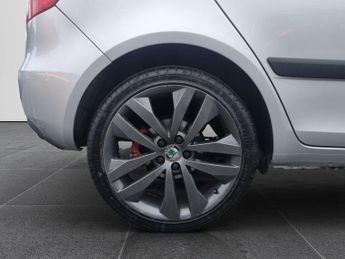 Skoda Fabia 1.4 TSI vRS Hatchback 5dr Petrol DSG Euro 5 (180 ps)