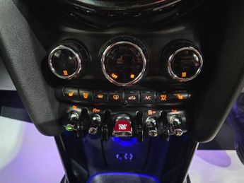 MINI Hatch 2.0 John Cooper Works Auto Euro 6 (s/s) 3dr