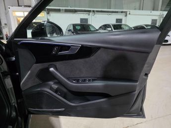 Audi A4 Avant 2.0 TFSI 35 Black Edition S Tronic Euro 6 (s/s) 5dr