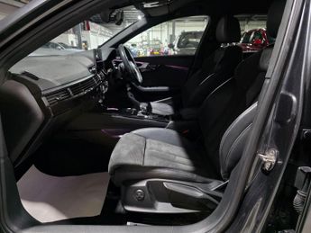 Audi A4 Avant 2.0 TFSI 35 Black Edition S Tronic Euro 6 (s/s) 5dr