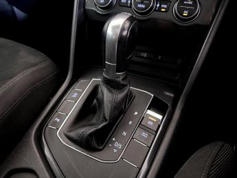 Volkswagen Tiguan 2.0 TDI BlueMotion Tech SEL DSG Euro 6 (s/s) 5dr