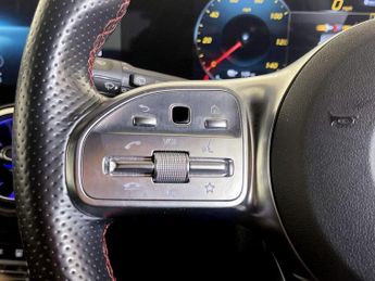 Mercedes-Benz EQA EQA 350 66.5kWh AMG Line Auto 4MATIC 5dr