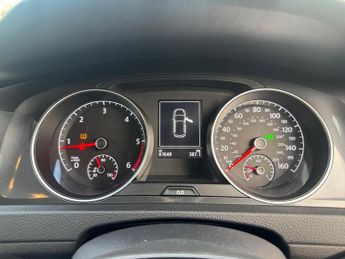 Volkswagen Golf 1.6 TDI SE Nav DSG Euro 6 (s/s) 5dr